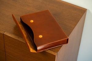 Le Pochette leather good made in monaco at atelier grinda